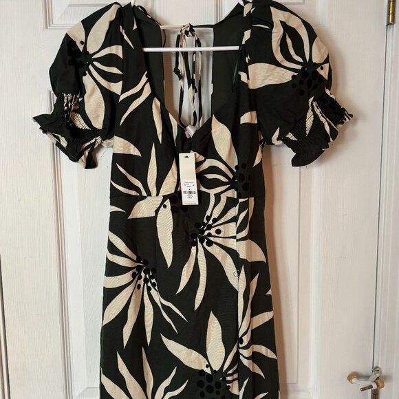NWT Adella Palm Print Dress - Originally 66.00 - AT LOWEST SUGGESTED LISTING - Picture 2 of 7